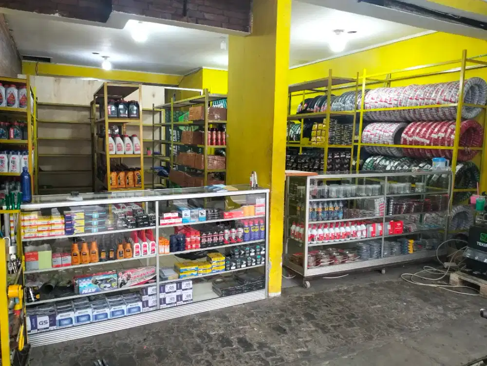 Dibutuhkan Mekanik Sepeda Motor & helper