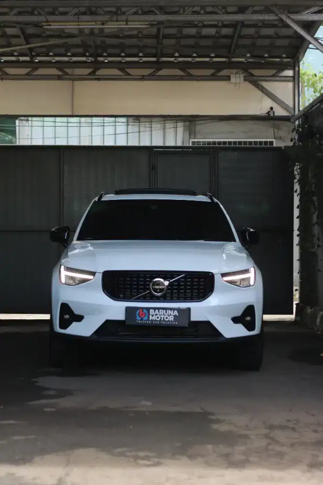 (Low KM) VOLVO XC40 XC 40 T5 RECHARGE 2022 PUTIH