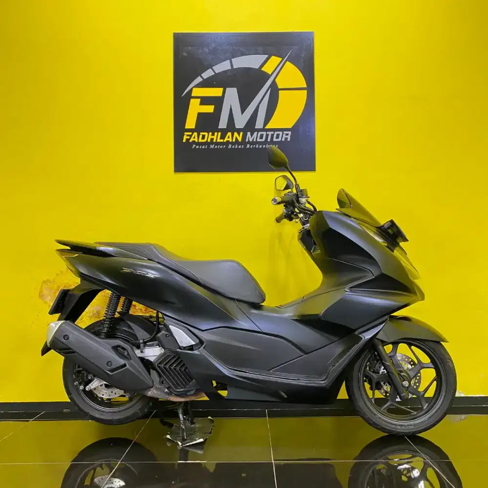 Honda PCX Tahun 2021 hitam cash kredit kondisi joss terawat