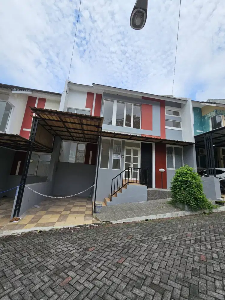 RUMAH NYAMAN DENGAN TANAH LUAS di SALATIGA