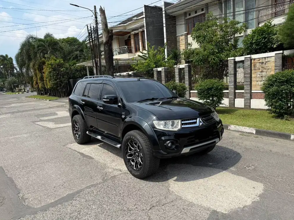 Pajero Dakar Sunroof 2.5 matic diesel 2011 Hitam || 2012