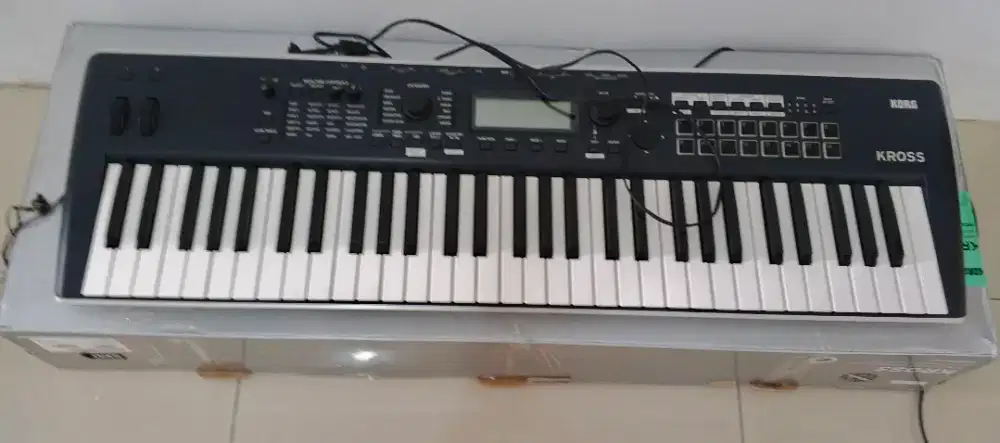 Keyboard korg kross 2