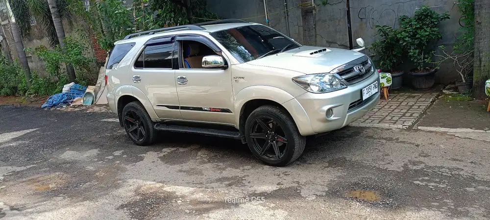 Toyota Fortuner 2005 Bensin