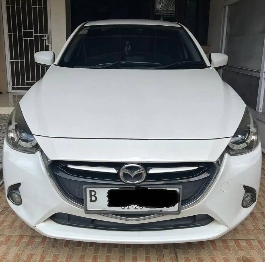 Mazda 2 Skyactive (2015)