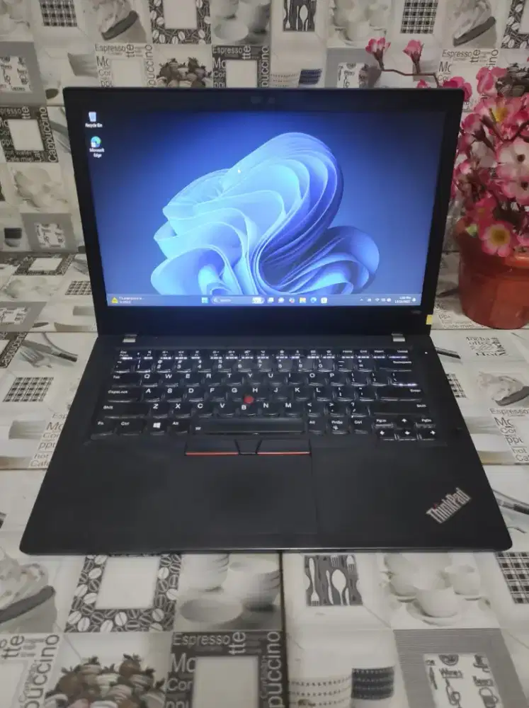 Thinkpad T480 i7-8550U 16/512 
FHD IPS 
BACKLITE KEYBOARD 
THUNDERBOLD