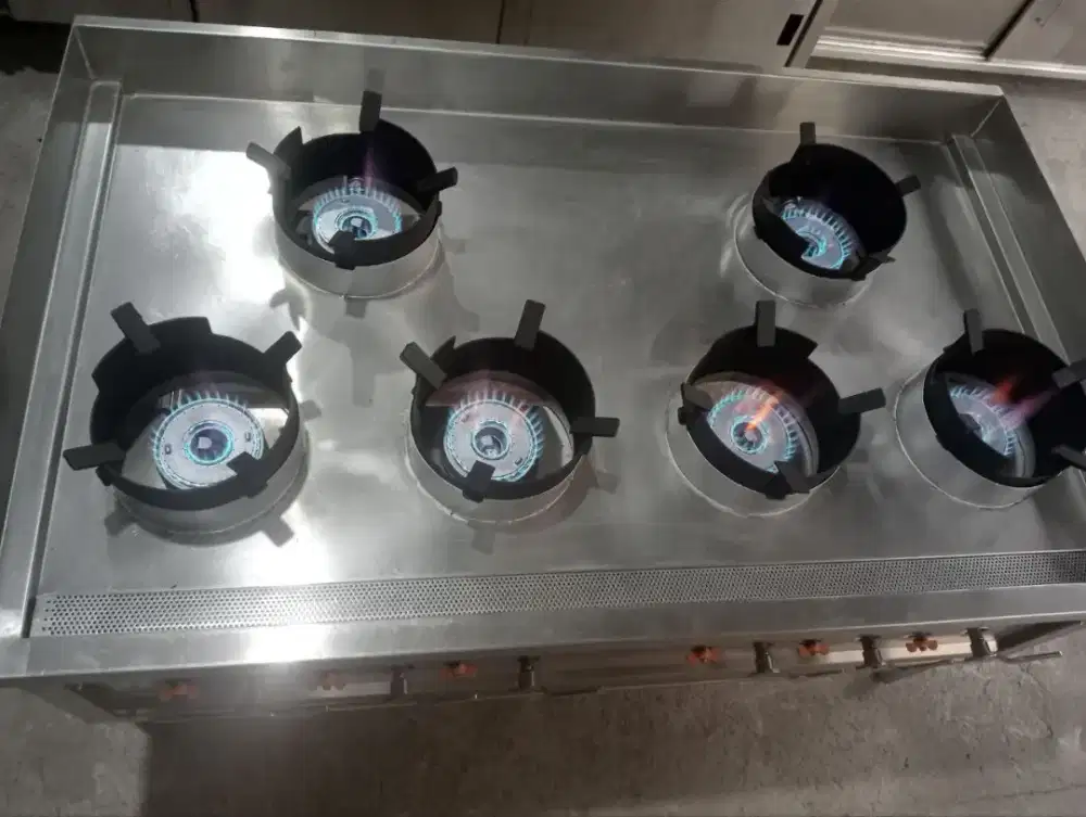 Kompor 6 tungku hight presure 
Ukuran P 150 L 90 T 75

Harga 7 jt