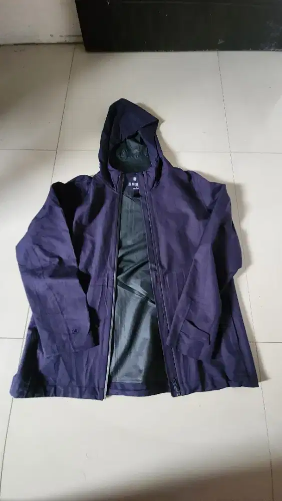Uniqlo blocktech Navy ukuran L