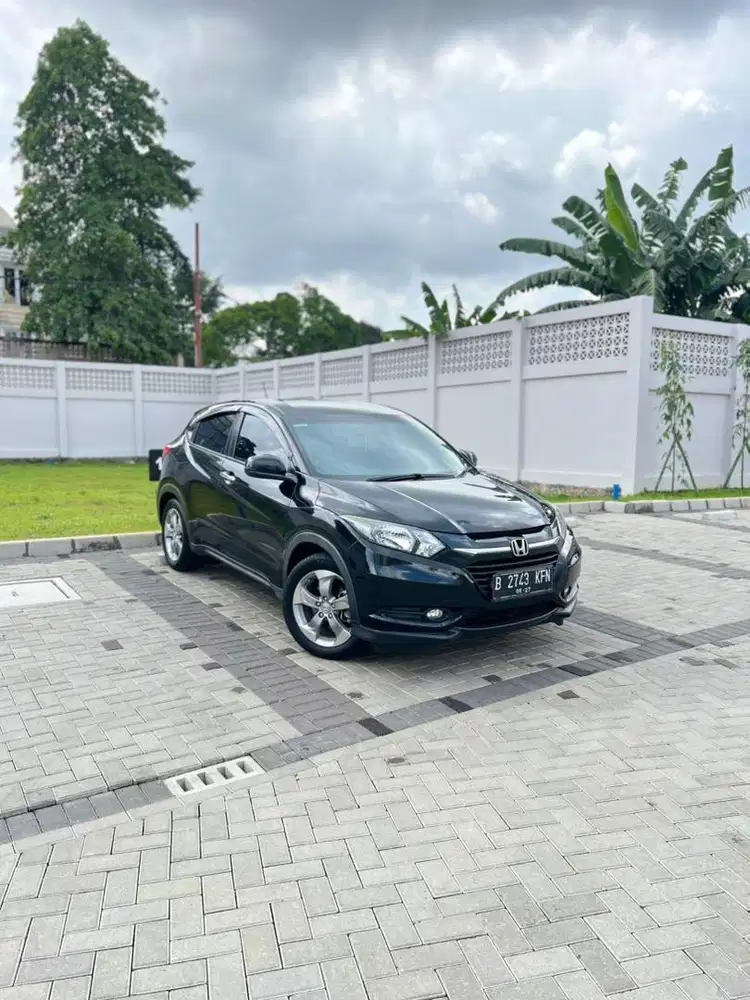 Honda HR-V HRV E CVT AT 2017 KM LOW MOBIL MULUS BAGUS MATIC HITAM GOOD