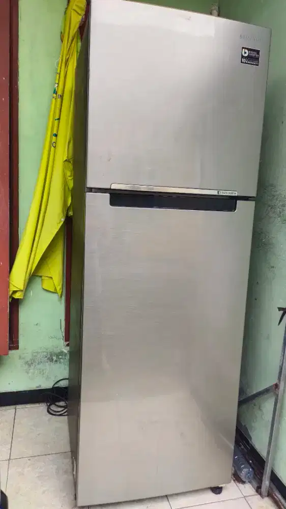 5jt dijual 2.5jt an rasa baru JUMBO 321 liter, 170cm samsung inverter