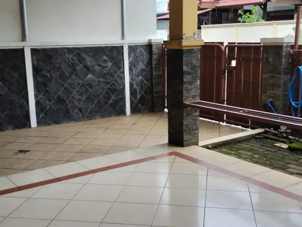 Disewakan Rumah di NUSA LOKA, Serpong, BSD - 5 k.tidur