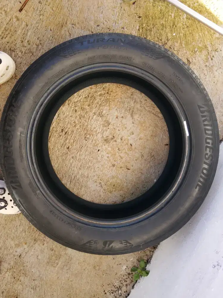 Ban mobil Bridgestone turanza R 17 215/55