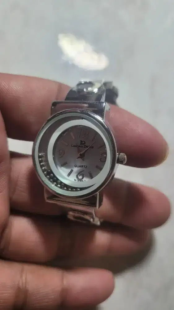 Jam Laurent Delon buat cewek