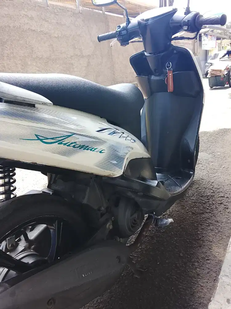 Yamaha Mio Garnis 2010 Putih Terawat Mulus Isi  Kotamadya Pajajaran