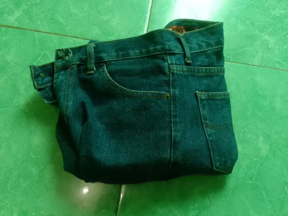 Jeans masih sangat bagus