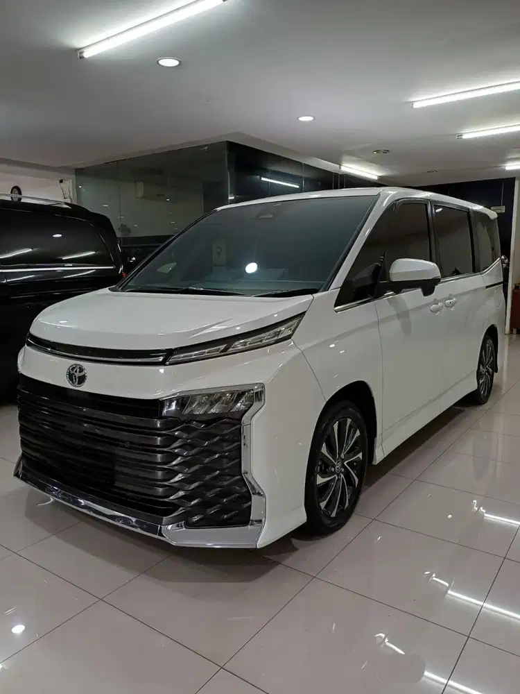 Antik Toyota Voxy 2.0 TSS AT Facelift NIK 2022
