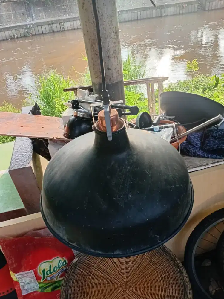 Lampu gantung industrial