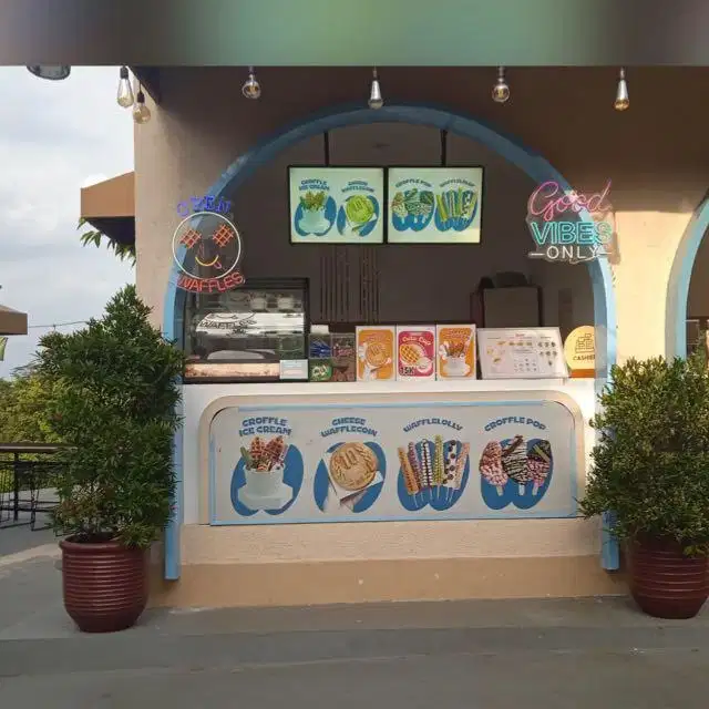 penjaga toko / shopkeeper