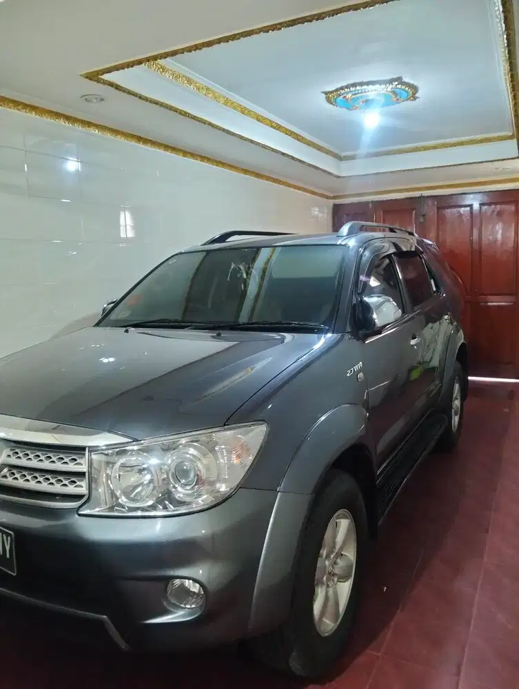 Toyota Fortuner 2011 Bensin