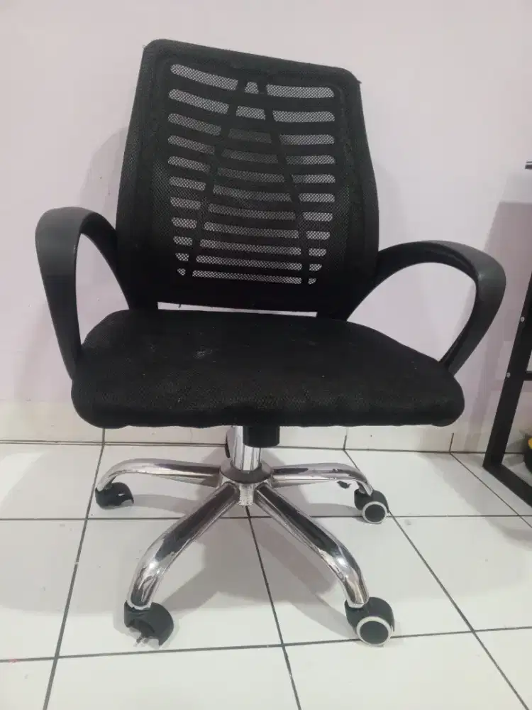 Dijual cepat mau pindah, kursi komputer / kursi kantor /kursi gaming