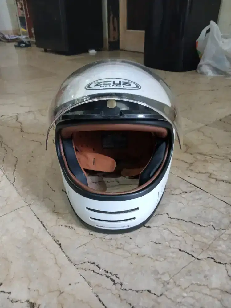 Helm Zeus Full Face Like new