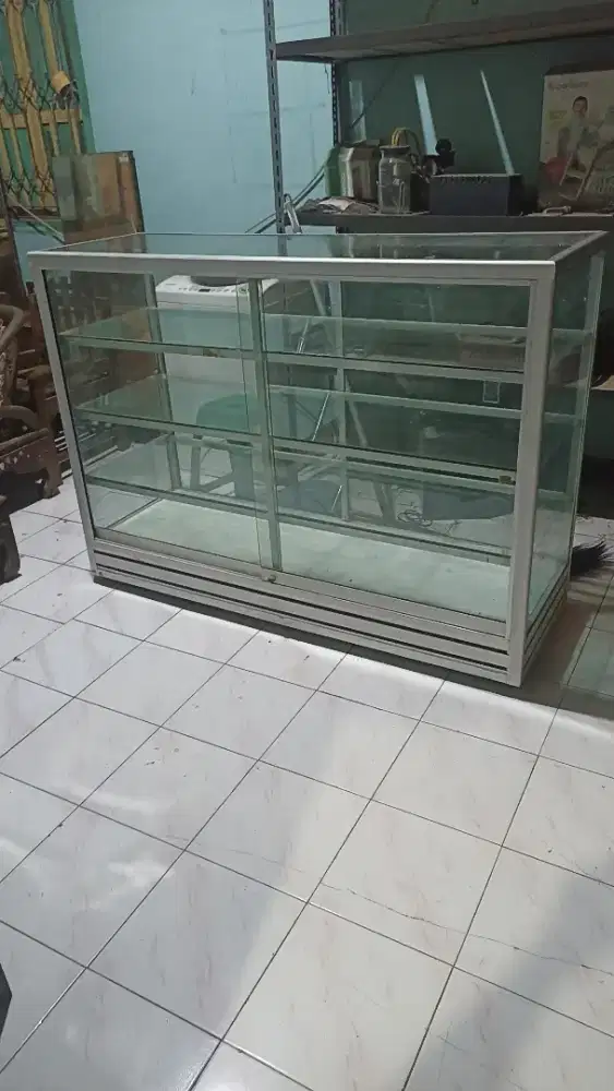 etalase toko 1.5m kaca tebal 5mm