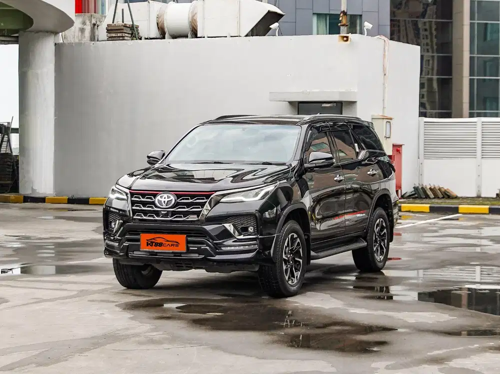 TOYOTA FORTUNER 2.4 VRZ TRD Diesel Facelift Matic 2020 HITAM