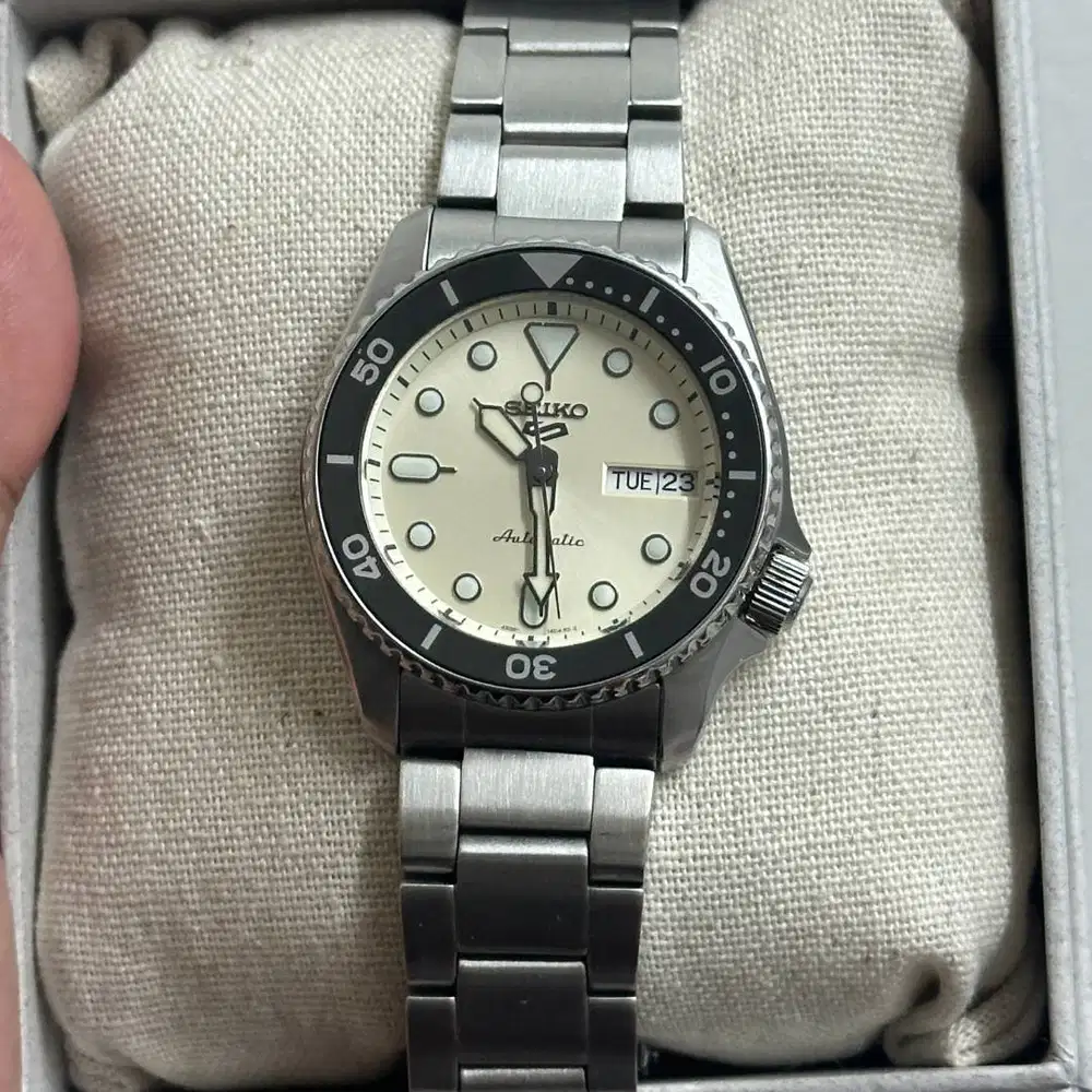 Seiko 5 Sports SRPK31K1 5KX Midi SKX Sports Style Beige Dial Stainless