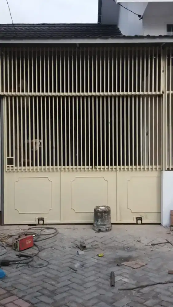 Pagar besi minimalis