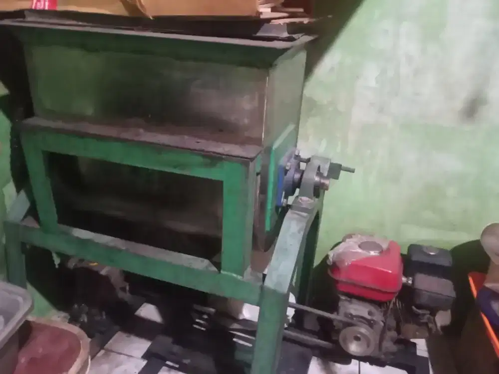 Mesin penggiling roti,mie,pangsit,pakan ternqk