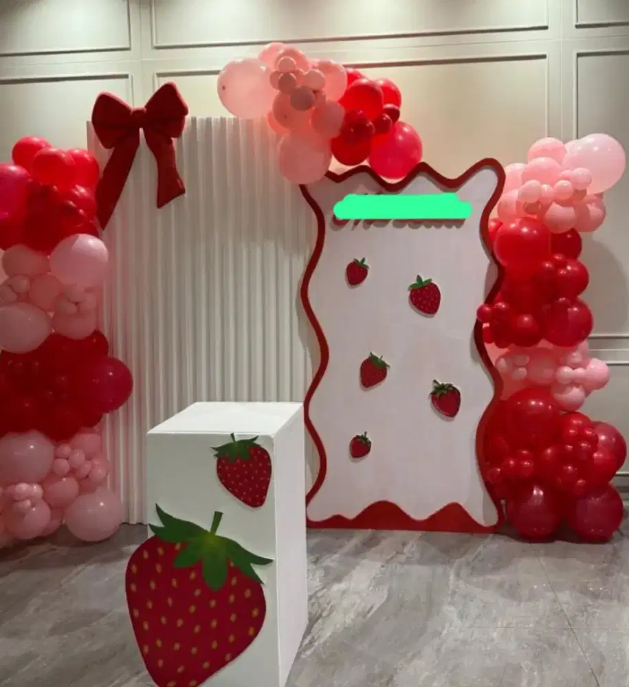 Backdrop ulangtahun strawberry