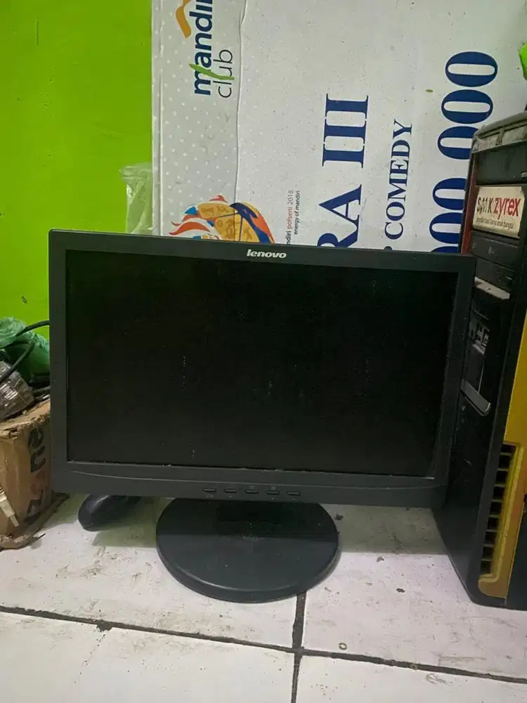 Monitor Lenovo 16 inch normal pemakaian pribadi
