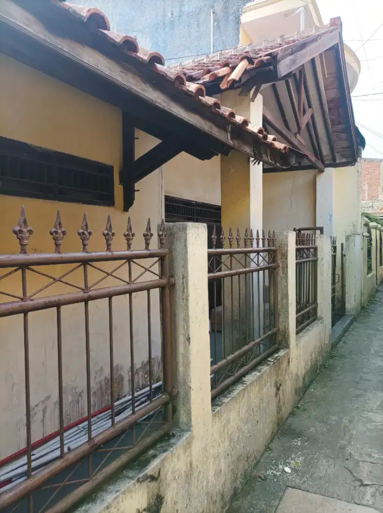 Jual rumah akses gang cihanjuang cibabat utara