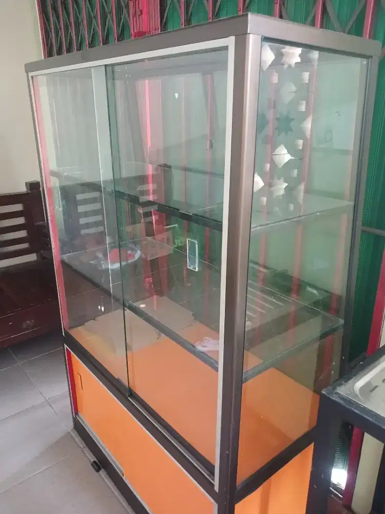 Etalase Kaca Utk Jualan Roti dll
