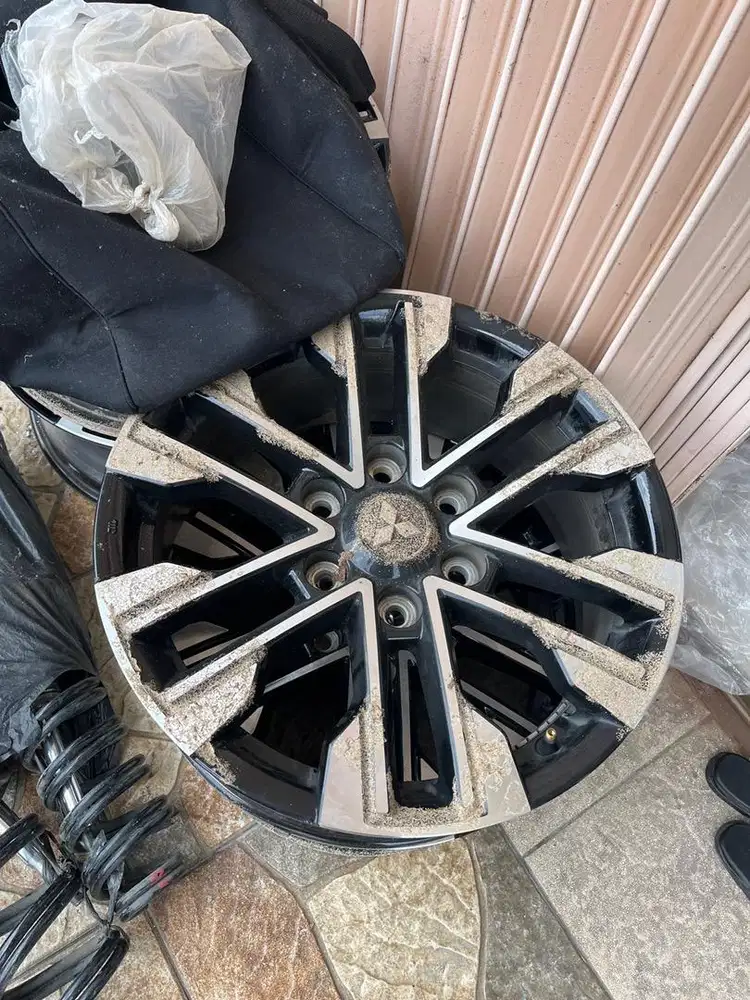 Velg oem pajero sport anps 2022