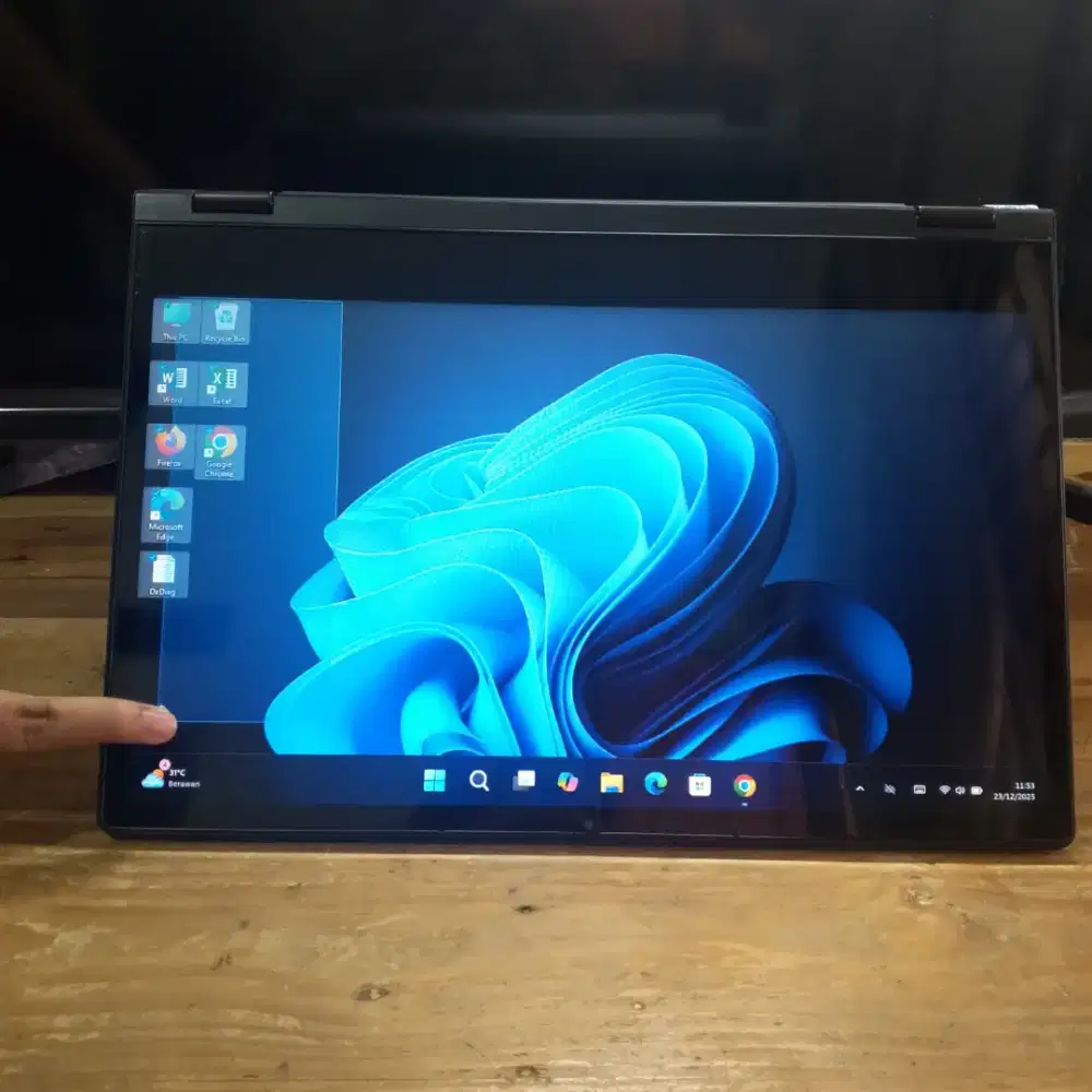 Lenovo core i3 gen 10 Ram 8GB SSD 512GB Nvidia MX230 2GB touchcreen