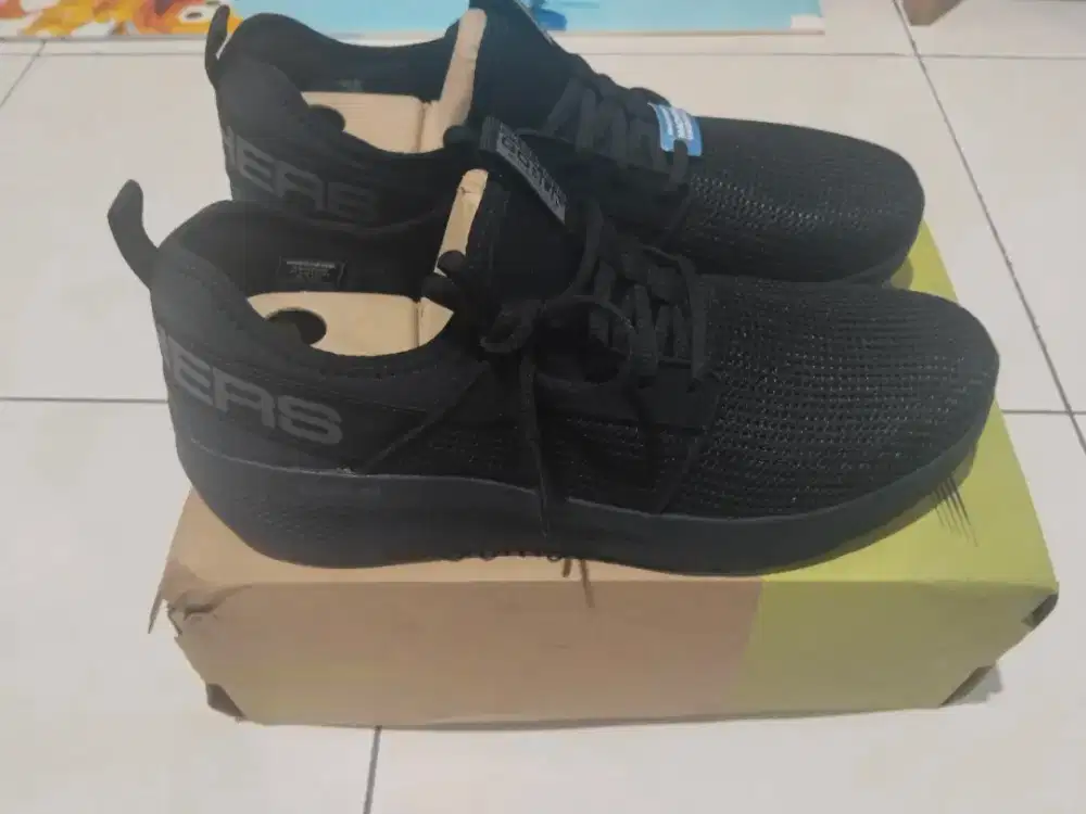Sepatu skechers Go Run