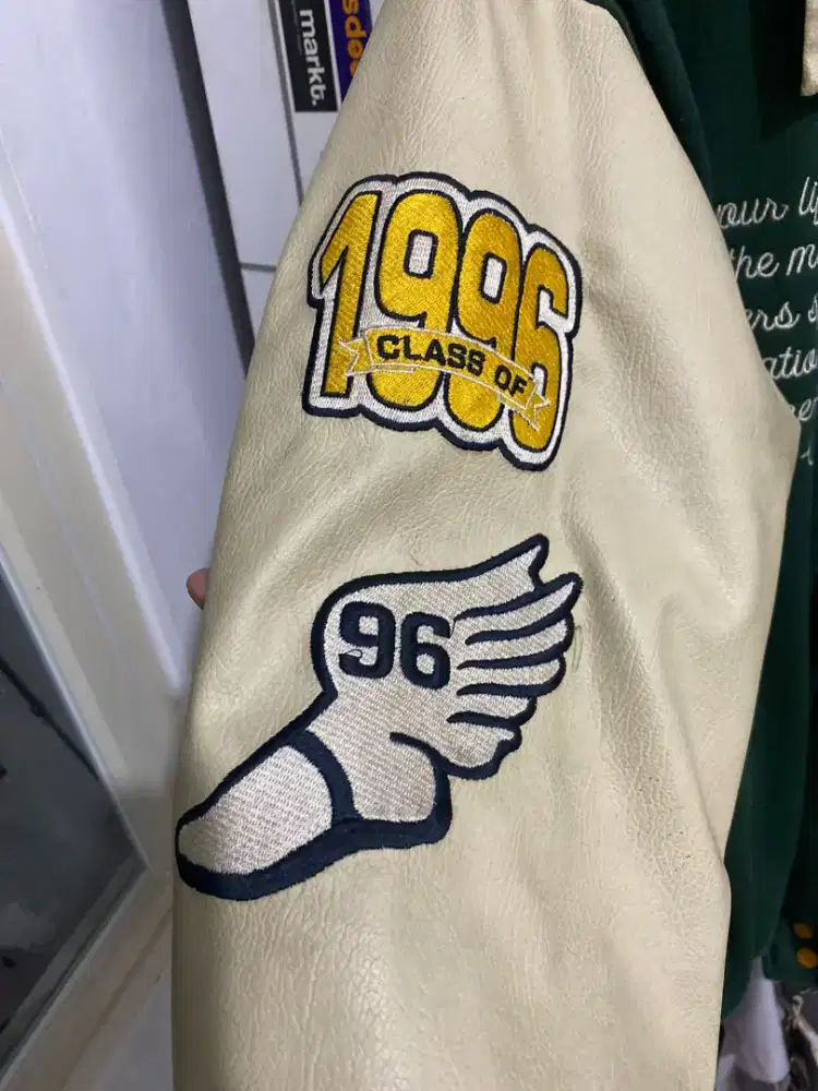 Jaket jakarta vibes varsity