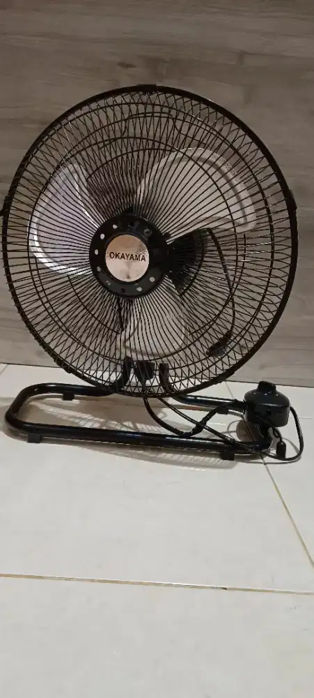 Kipas angin tornado merk okayama body mulus minus  mati pelan 95rb aja