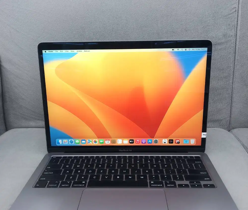MacBook Air 2020 • Intel Core i5 • 8GB / 256GB