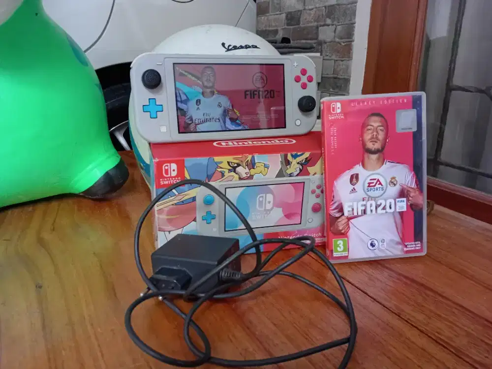 Nintendo Switch Lite Zacian & Zamazenta Edition