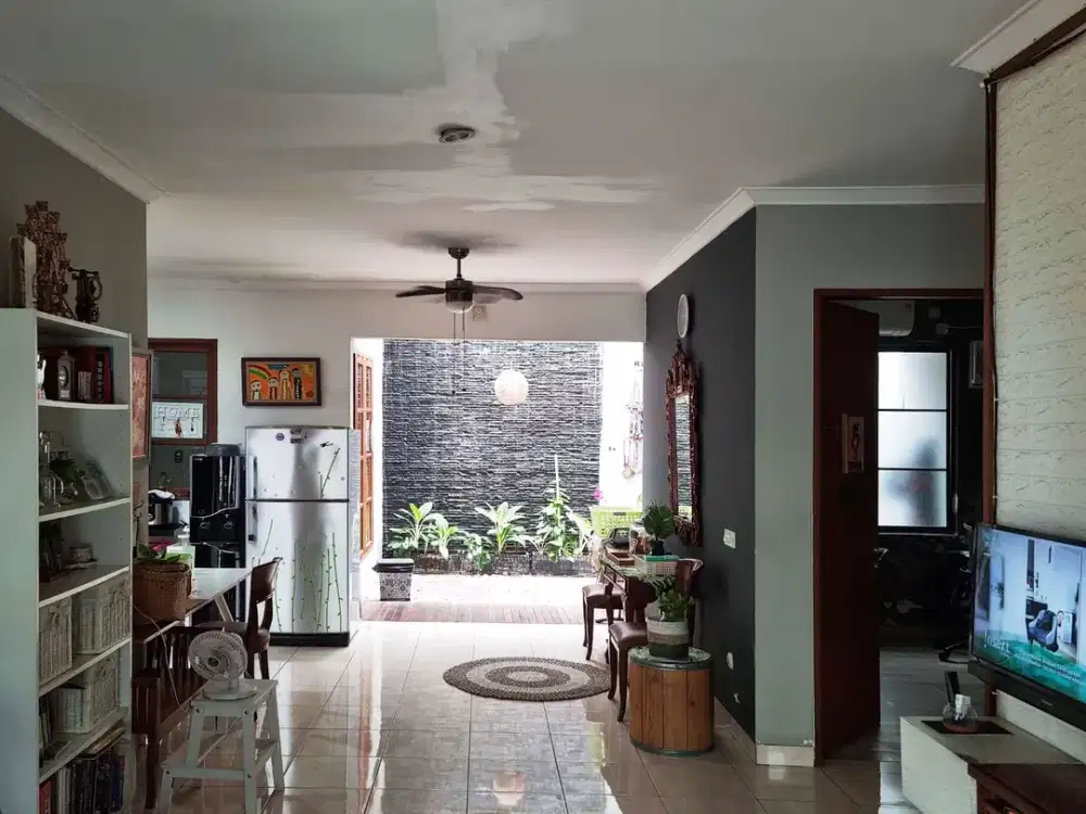 Rumah Terawat 2 Lantai KT 3+1 di The Green BSD, Full Furnished