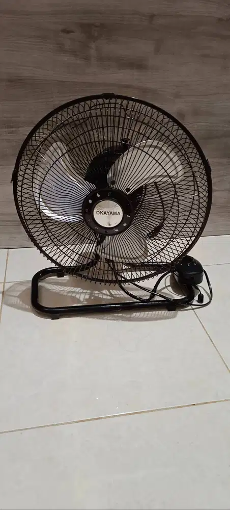 Kipas angin tornado merk okayama body mulus minus  mati pelan uk 40cm