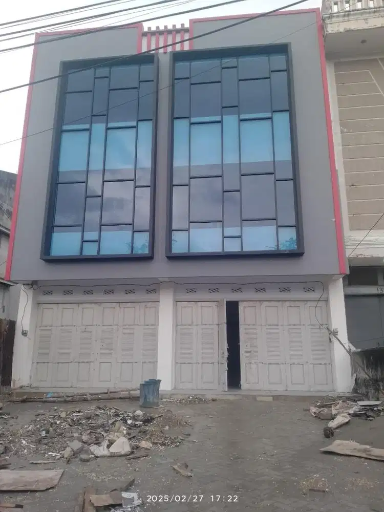 Ruko 3 lantai tengah kota kendari