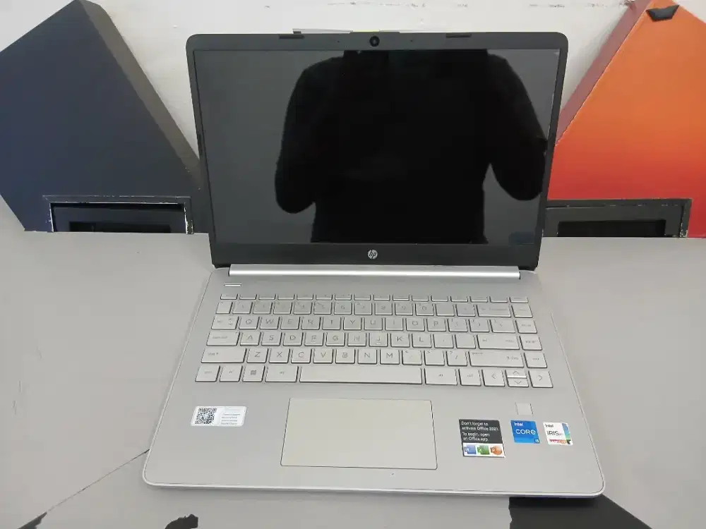 Laptop HP 14S DQ5000TU Core i5 1260p Ram 8GB Ssd 512GB Intel iris xe