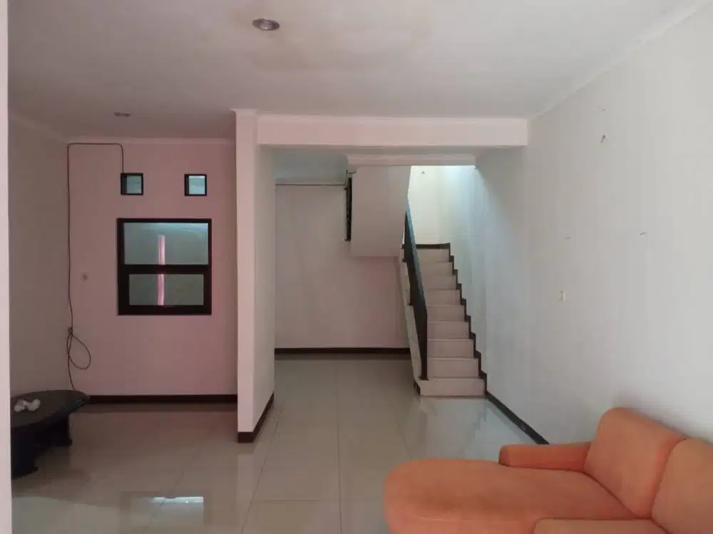 Dijual Rumah Siap Huni di Taman Kopo Ketapang