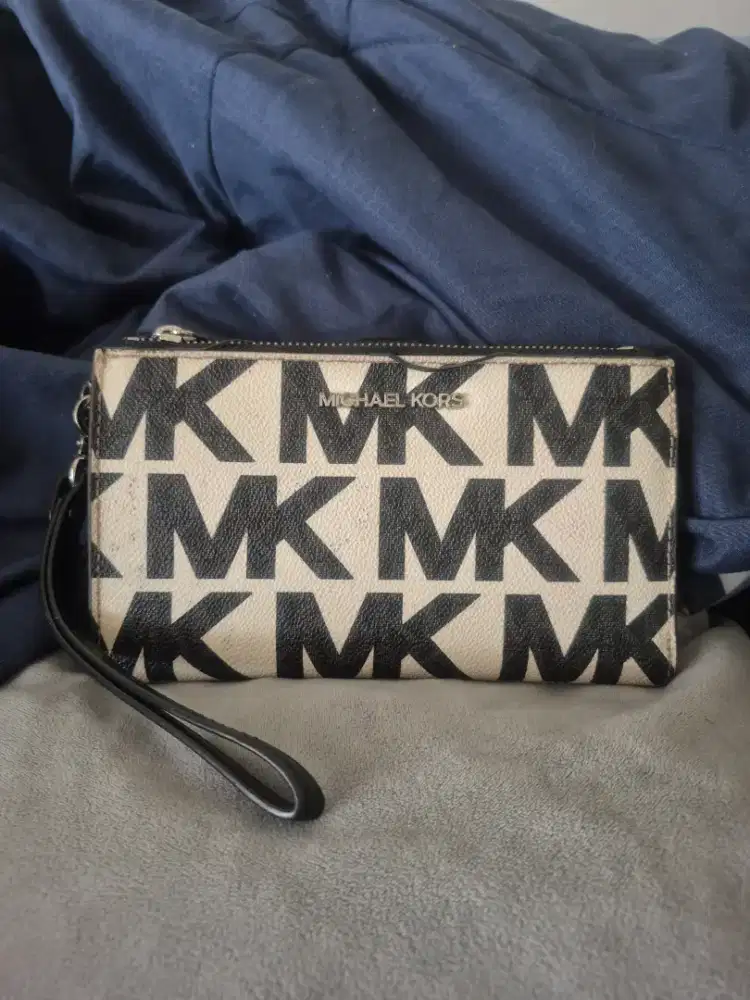 Dompet MK auth muat banyak