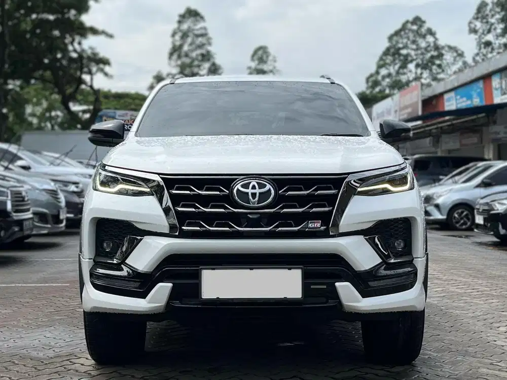 TERMURAH TOYOTA FORTUNER VRZ GR 2.8 AT 2024 PUTIH