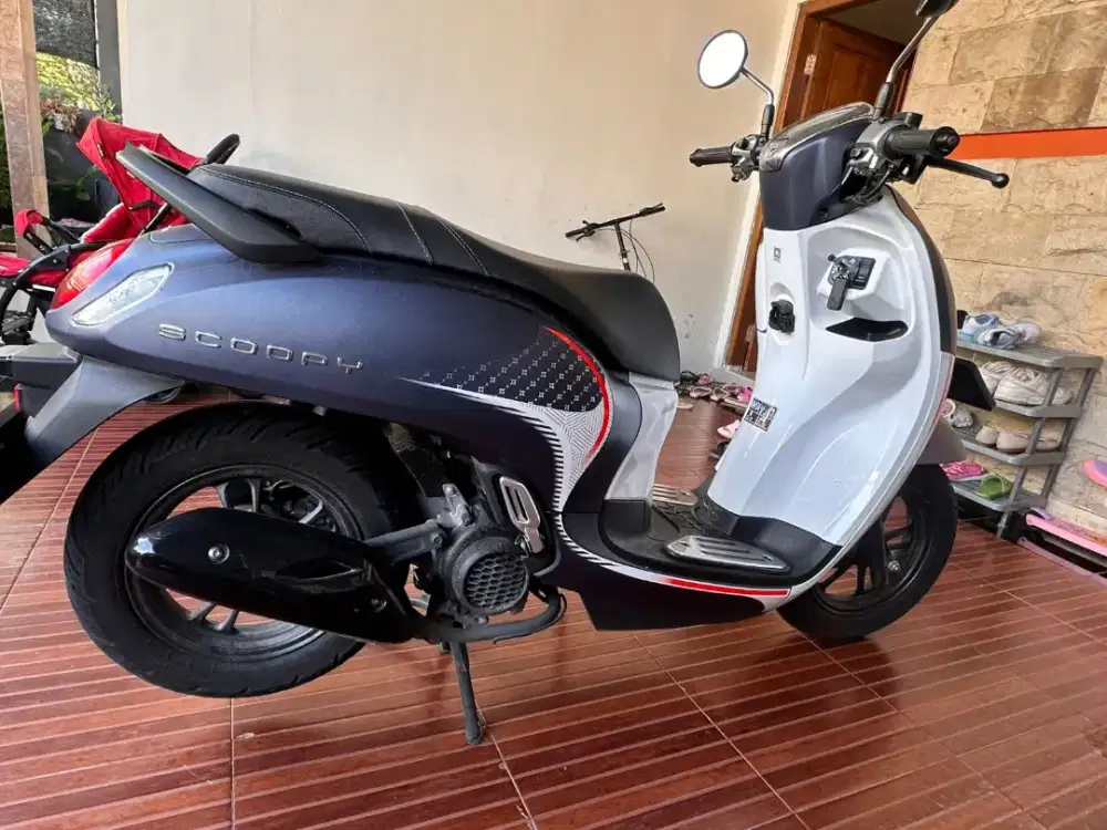 Scoopy fashion biru 2024 KM rendah 1.600 km