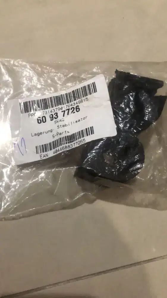 Karet Stabil Belah Renault Duster 4x2 / 4x4 Baru Original dari German