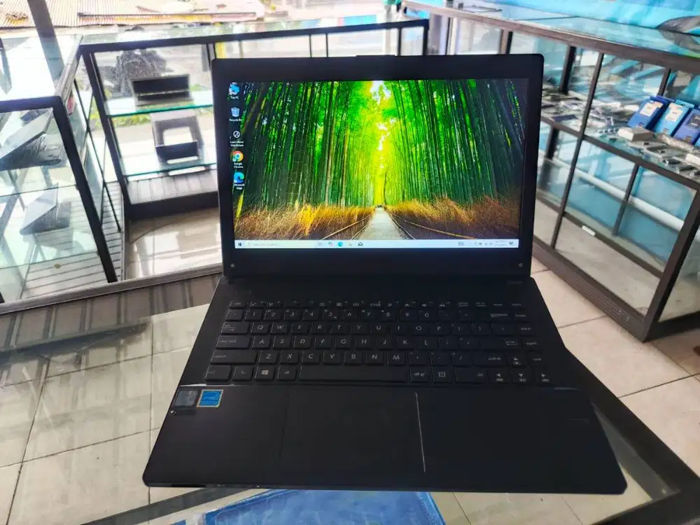 ASUS P453UJ Intel core i3 gen 6 vga invidia 930M ram 8 gb Siap pakai